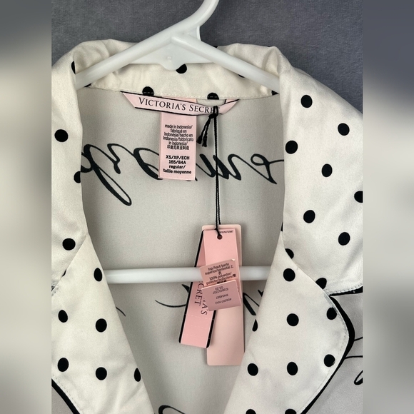 Victoria’s Secret  Soft Silky feel Pajama Button Down Top Size XS - Picture 4 of 11